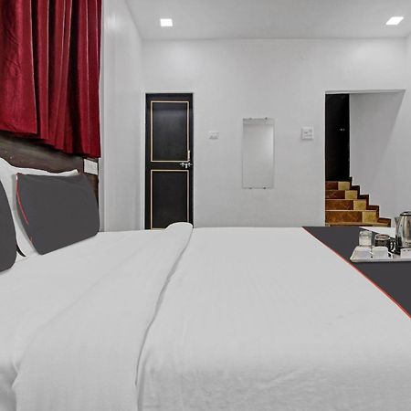 Hotel Collection O Sairaj Lodging & Boarding Shikrapur Esterno foto